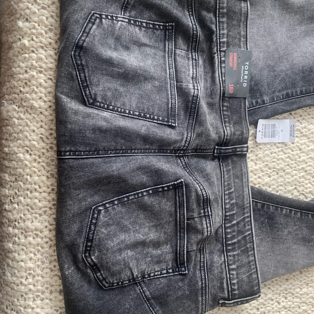 Torrid Bombshell Straight Jean - Black Grey - Picture 5 of 6